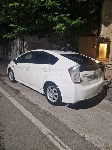 Toyota Prius-13