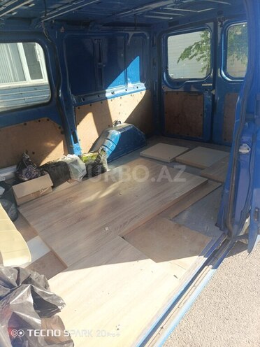 Ford Transit-5