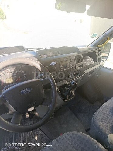 Ford Transit-7