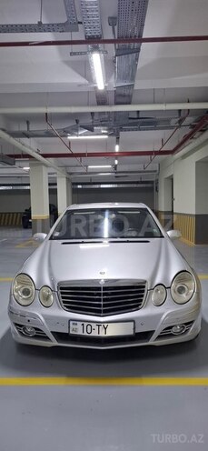 Mercedes E 220-1