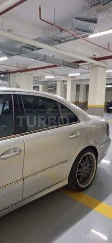 Mercedes E 220-10