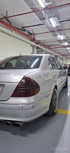 Mercedes E 220-12