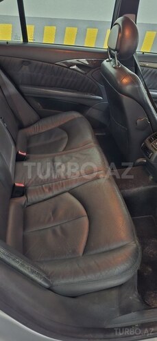 Mercedes E 220-17