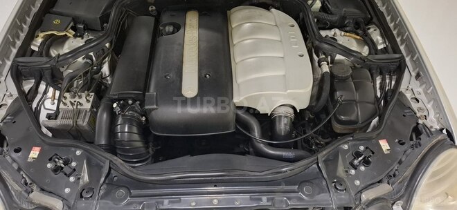 Mercedes E 220-18