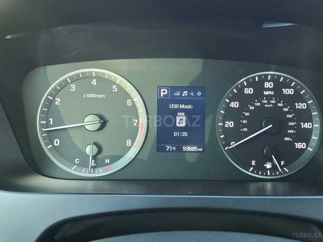 Hyundai Sonata-11