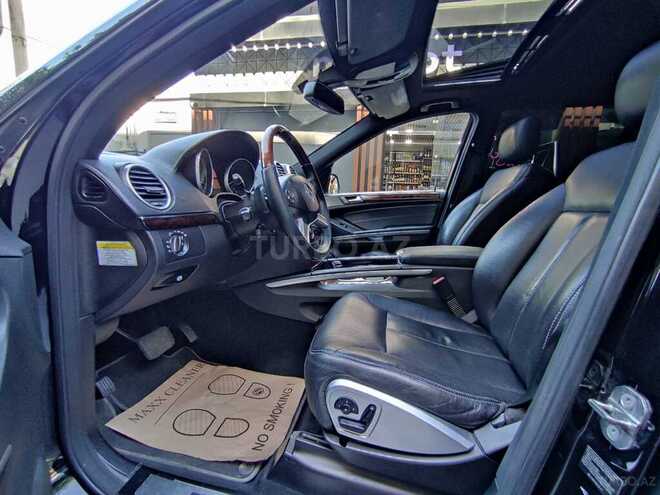 Mercedes GL 550 4MATIC-12