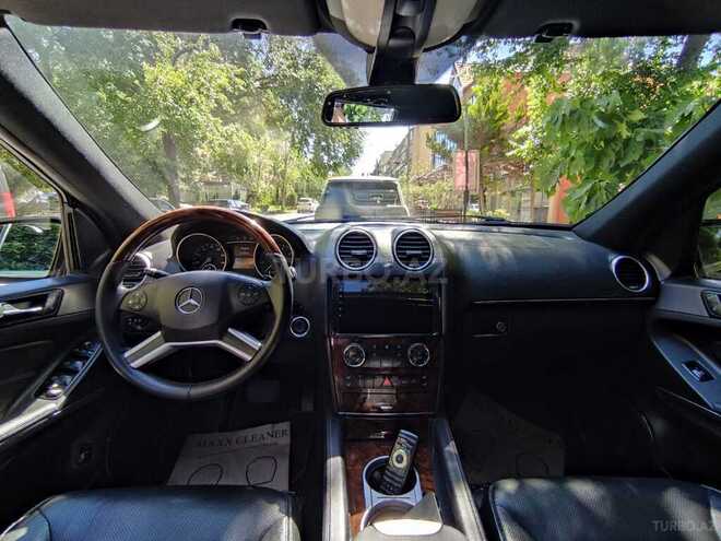 Mercedes GL 550 4MATIC-2