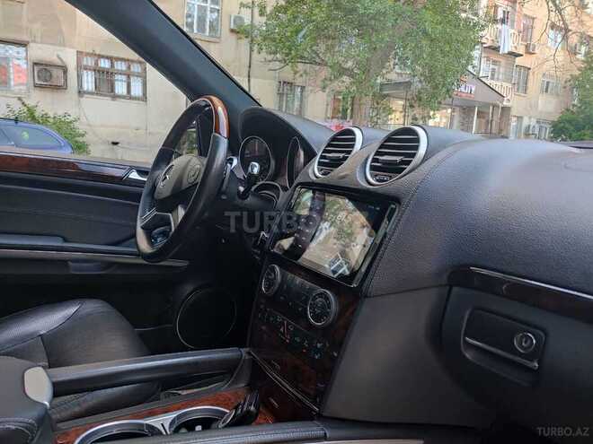 Mercedes GL 550 4MATIC-14