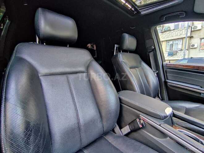 Mercedes GL 550 4MATIC-13