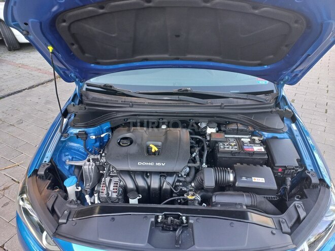 Hyundai Elantra-15