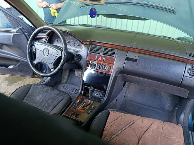 Mercedes E 220-8