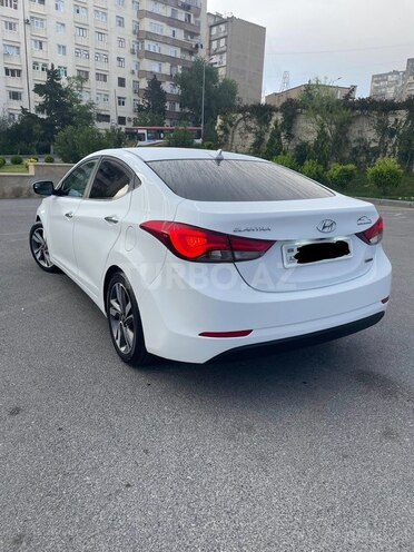 Hyundai Elantra-8