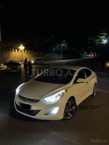 Hyundai Elantra-19