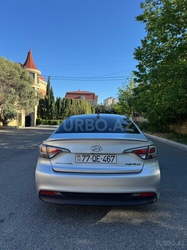 Hyundai Sonata-2