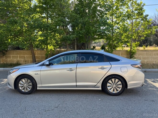 Hyundai Sonata-5