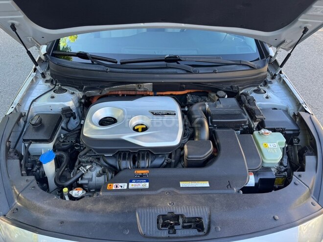 Hyundai Sonata-14