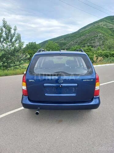 Opel Astra-2