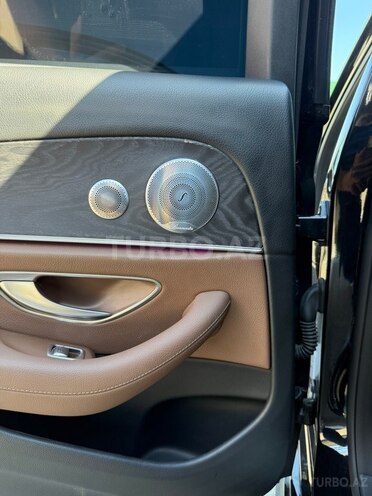 Mercedes E 300-7