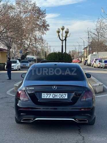 Mercedes E 300-4