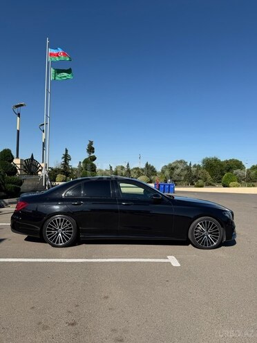 Mercedes E 300-2