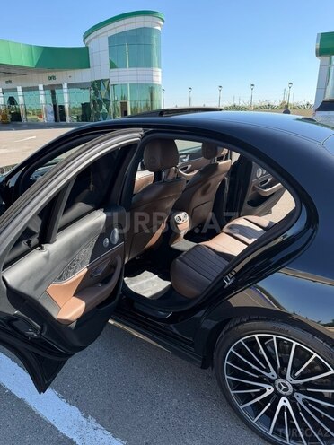 Mercedes E 300-13