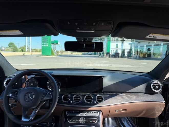 Mercedes E 300-10