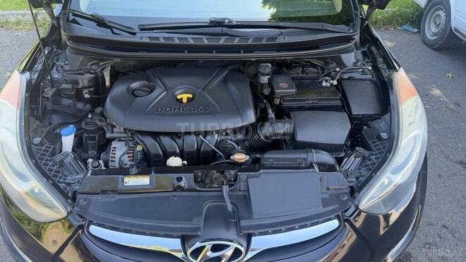 Hyundai Elantra-7