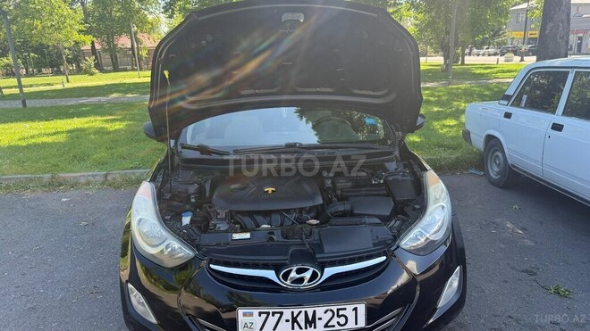 Hyundai Elantra-9