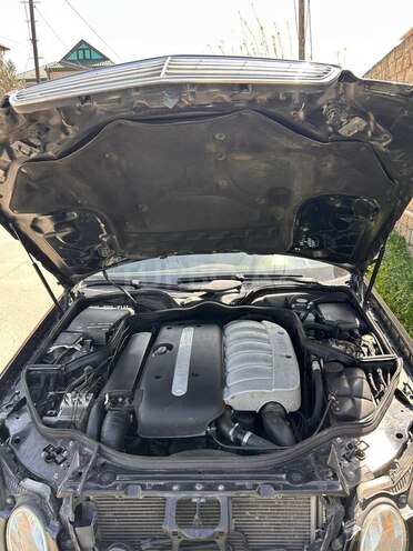 Mercedes E 270-4