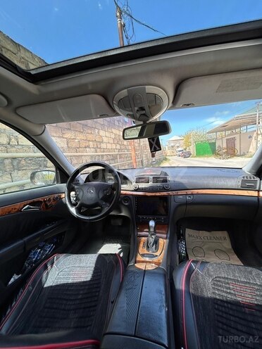 Mercedes E 270-2