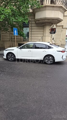 Changan Qiyuan A05-4