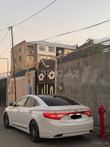 Hyundai Azera-9