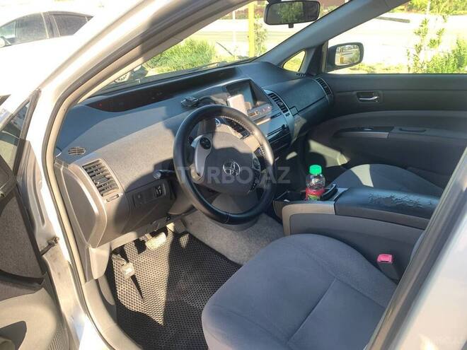 Toyota Prius-8