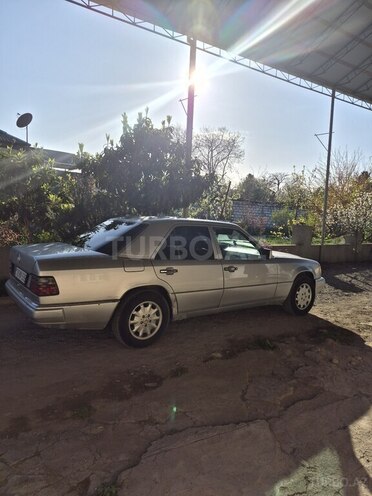 Mercedes E 220-3
