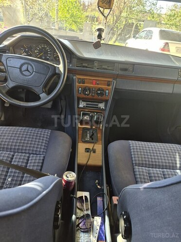 Mercedes E 220-5