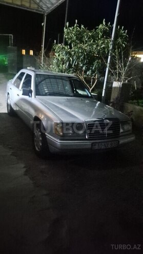 Mercedes E 220-7