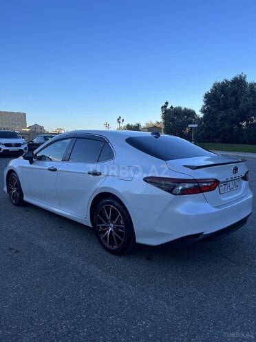 Toyota Camry-5