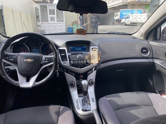 Chevrolet Cruze-15