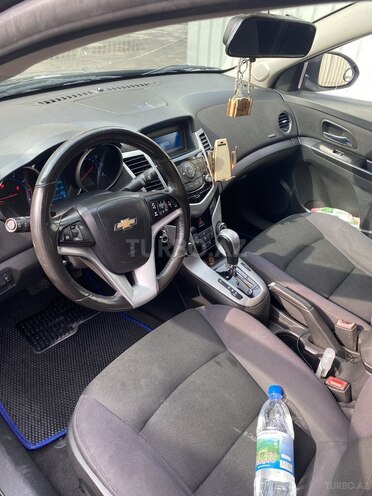 Chevrolet Cruze-14