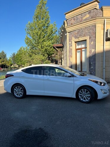 Hyundai Elantra-3