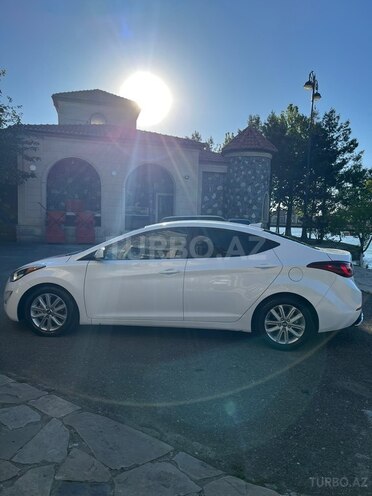 Hyundai Elantra-5