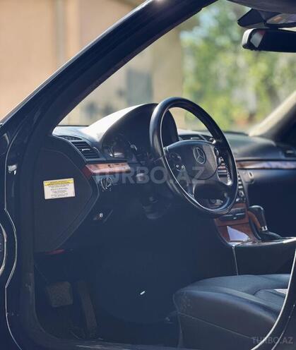 Mercedes E 350-11