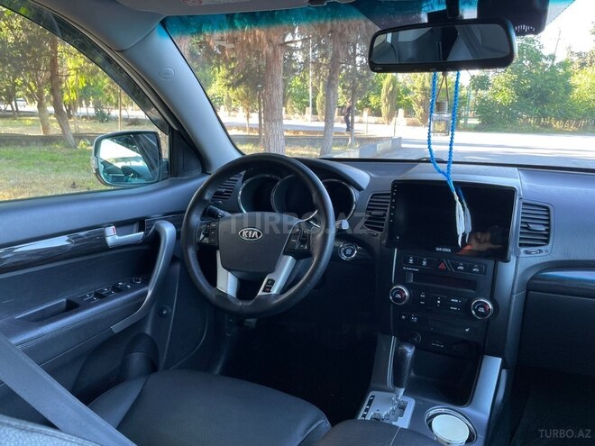 Kia Sorento-8