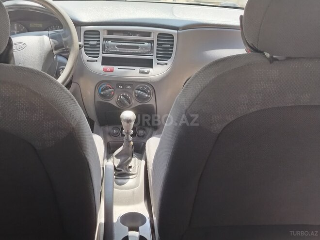 Kia Rio-4