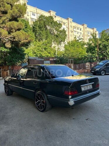 Mercedes 220 E-4
