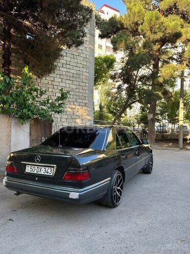 Mercedes 220 E-5