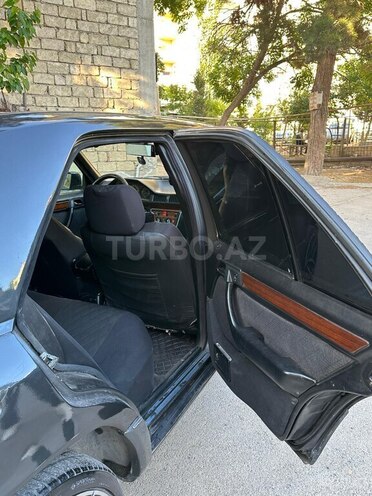 Mercedes 220 E-7