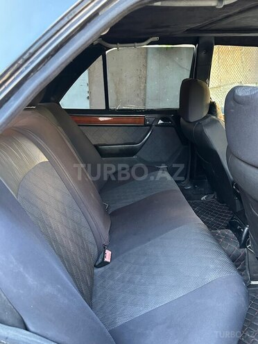 Mercedes 220 E-8
