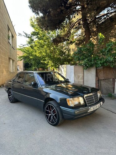 Mercedes 220 E-9