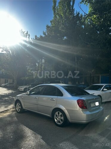 Chevrolet Lacetti-2